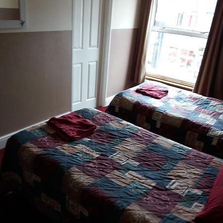 Bed and Breakfast The Crouch Oak Еделстон Екстер'єр фото
