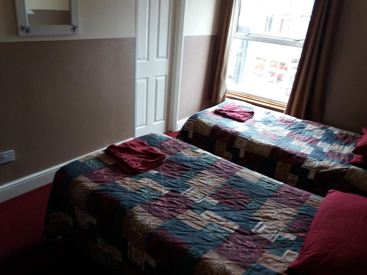 Bed and Breakfast The Crouch Oak Еделстон Екстер'єр фото